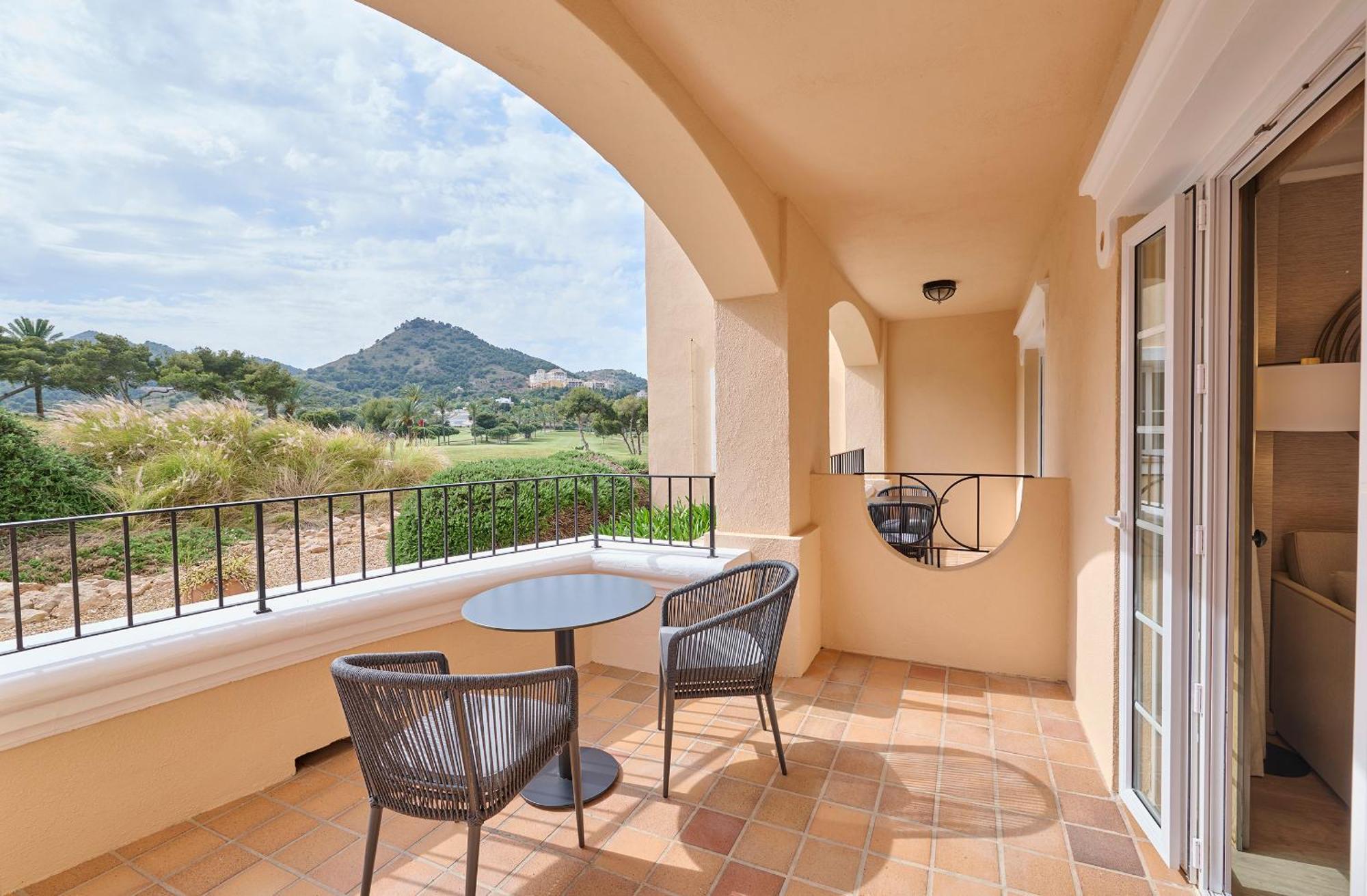 King Room with Terrace and Golf View - Grand Club Access